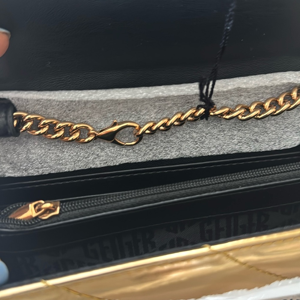 - Kurt Geiger London SoHo Leather Chain Wallet
Kurt Geiger London - Picture 9 of 15